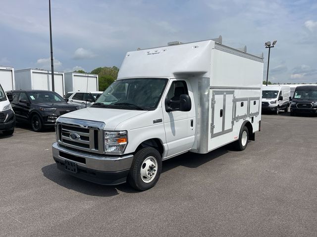 2025 Ford E-Series Base