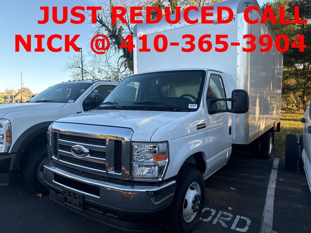 2025 Ford E-Series Base