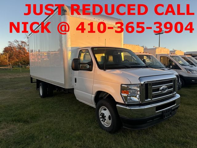 2025 Ford E-Series Base