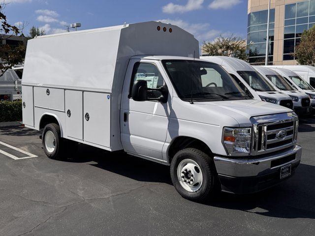 2025 Ford E-Series Base