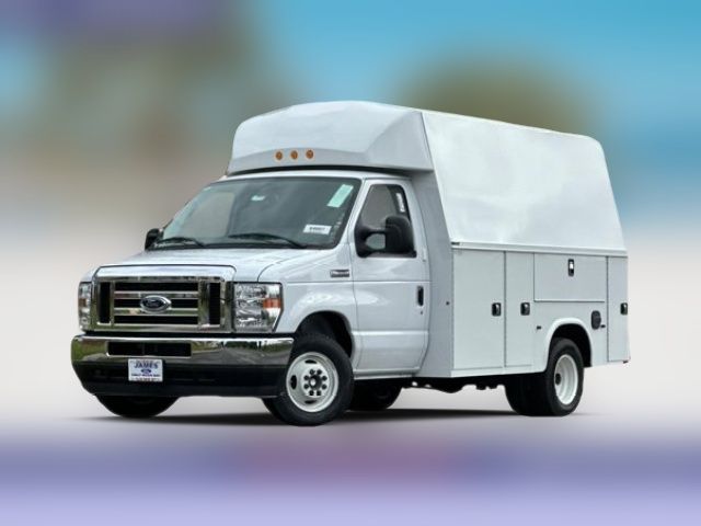 2025 Ford E-Series Base