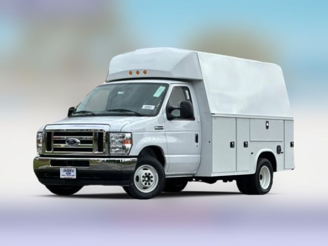 2025 Ford E-Series Base