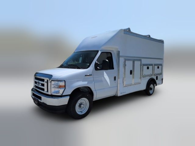 2025 Ford E-Series Base