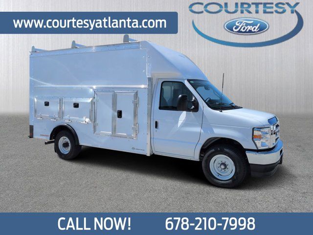 2025 Ford E-Series Base