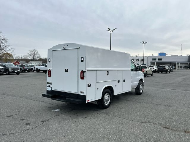 2025 Ford E-Series Base