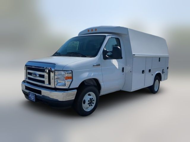2025 Ford E-Series Base