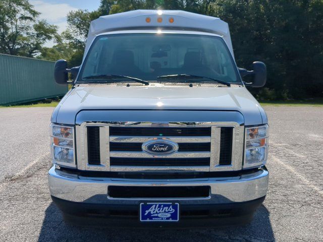 2025 Ford E-Series Base