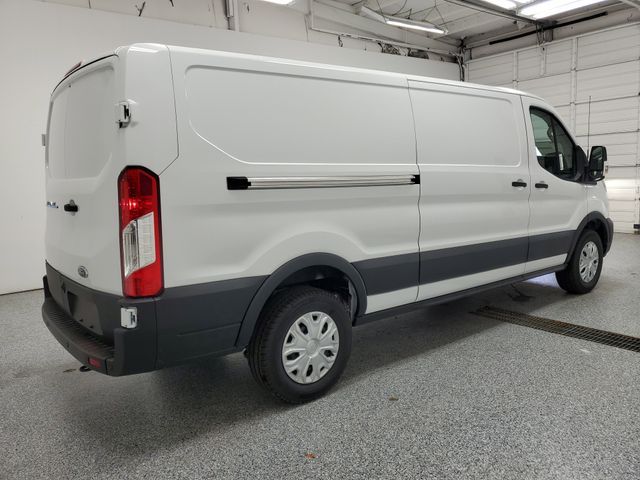 2025 Ford E-Transit Base