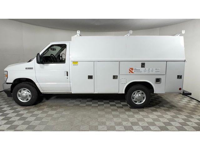 2025 Ford E-Series Base