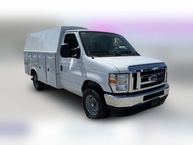 2025 Ford E-Series Base
