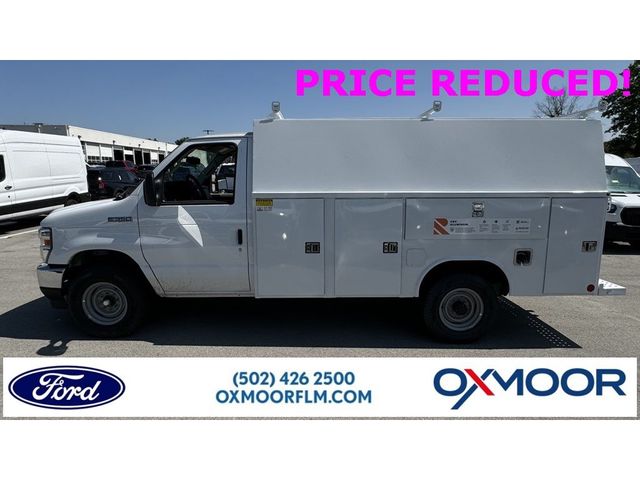 2025 Ford E-Series Base