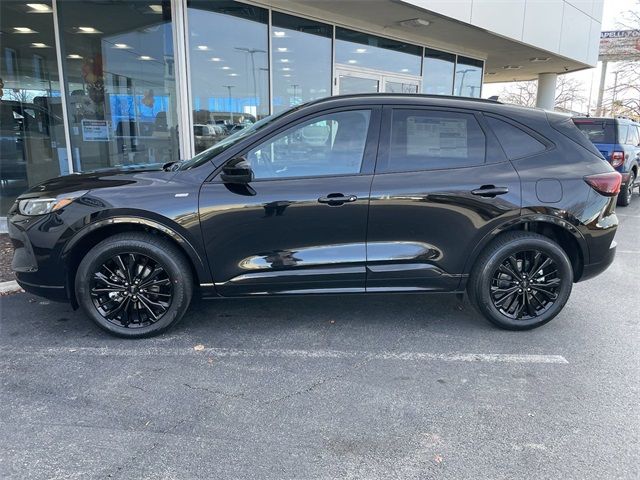 2025 Ford Escape ST-Line Elite