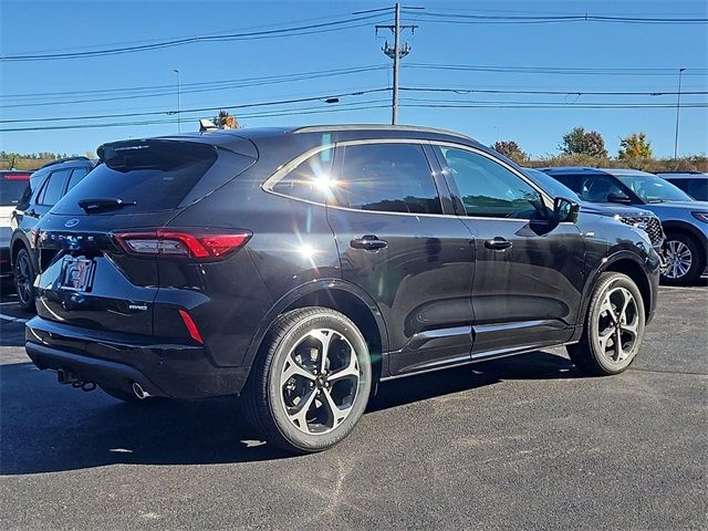 2025 Ford Escape ST-Line Elite