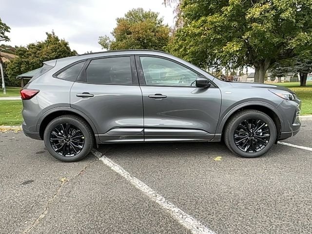 2025 Ford Escape ST-Line Elite