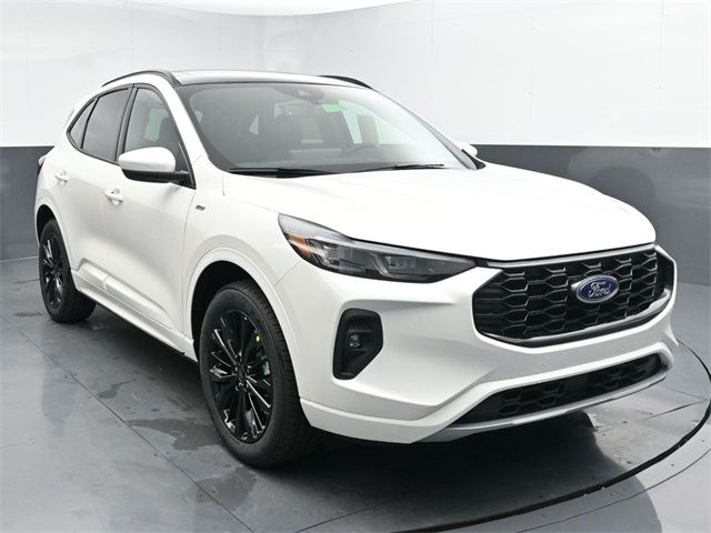 2025 Ford Escape ST-Line Elite