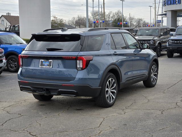 2025 Ford Explorer ST-Line