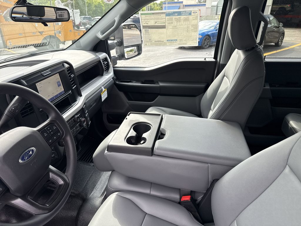 New 2025 Ford F-350 XL For Sale in Milan, TN | Capital One Auto Navigator, image size:1024x768