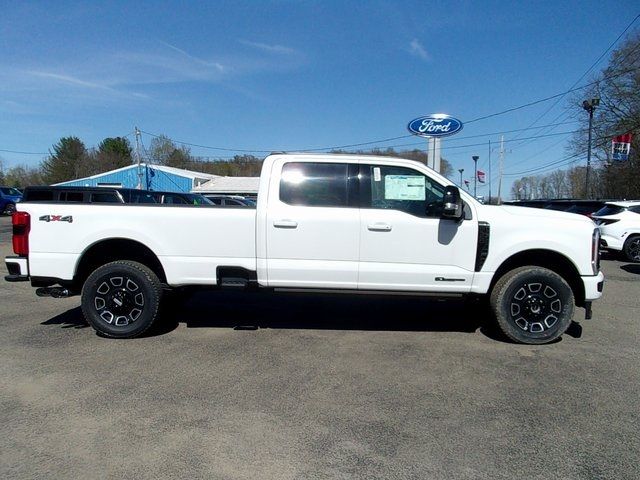 2025 Ford F-350 Platinum