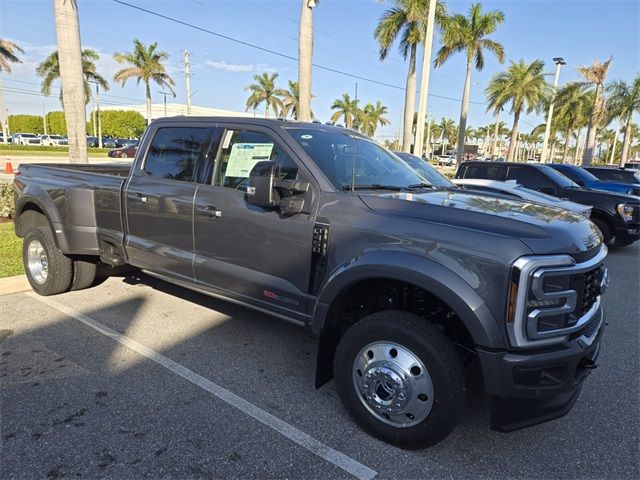 2025 Ford F-450 Platinum