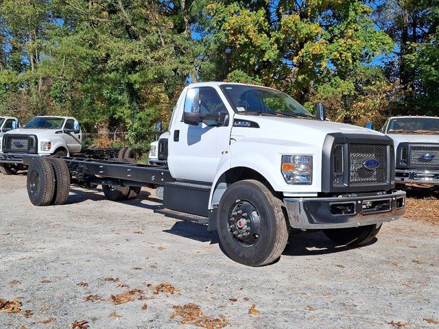 2025 Ford F-650 Base