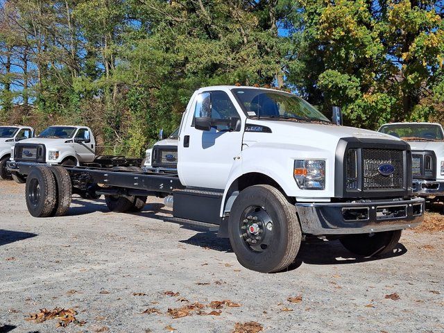 2025 Ford F-650 Base