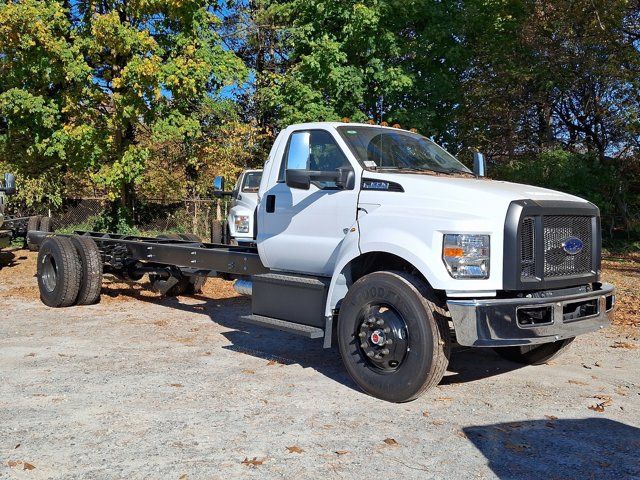 2025 Ford F-650 Base