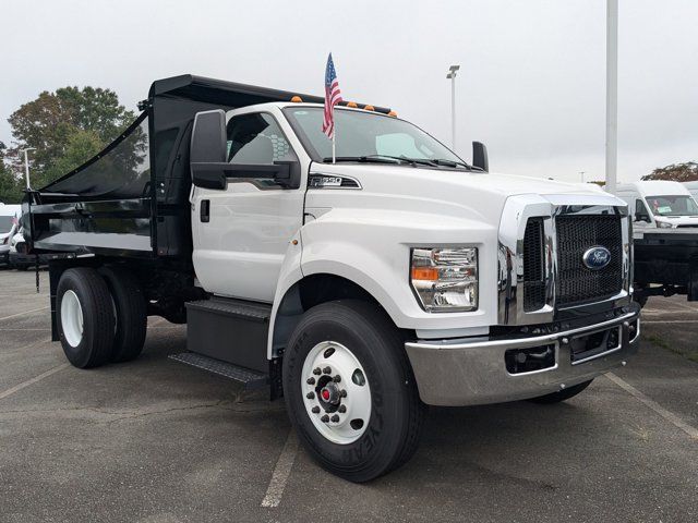 2025 Ford F-650 Base