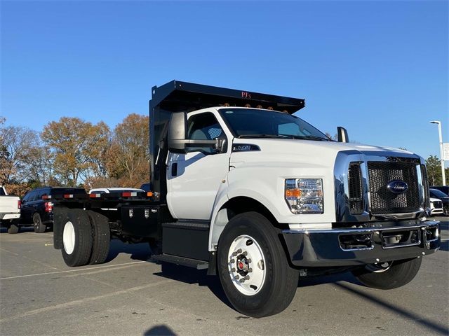 2025 Ford F-650 Base