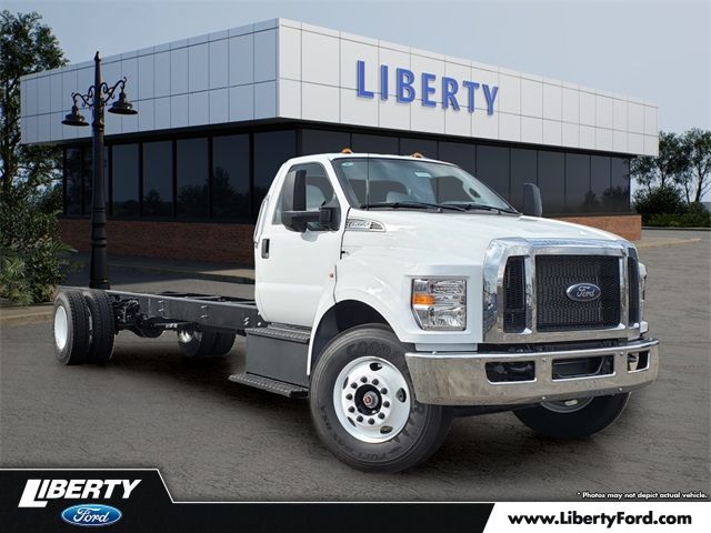 2025 Ford F-650 Base