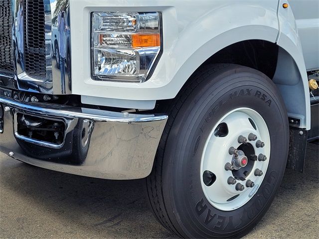 2025 Ford F-650 Base