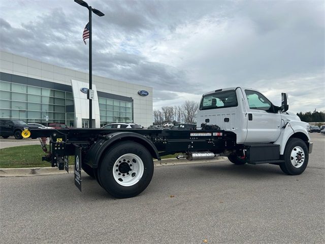 2025 Ford F-650 Base