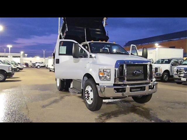 2025 Ford F-650 Base