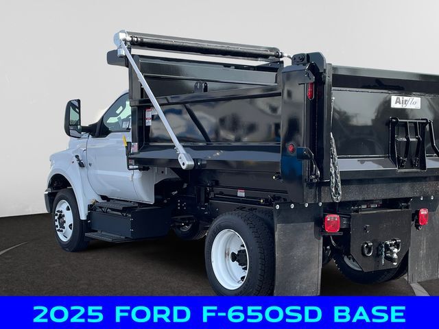 2025 Ford F-650 Base