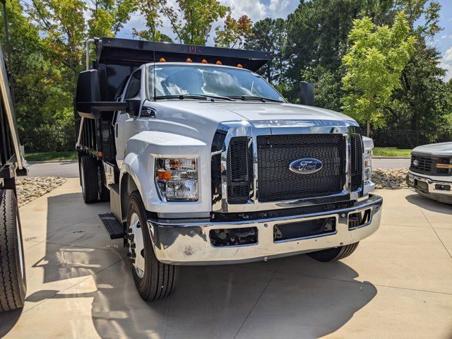 2025 Ford F-650 Base