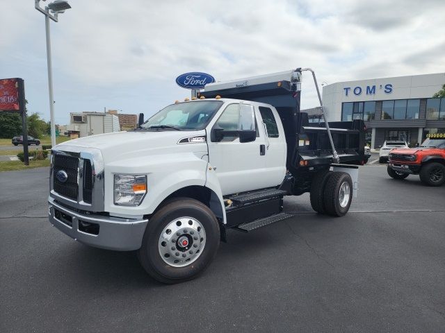 2025 Ford F-650 Base