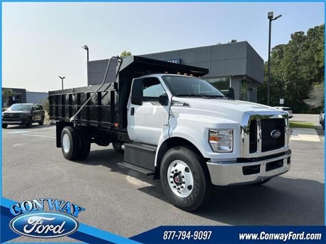 2025 Ford F-650 Base