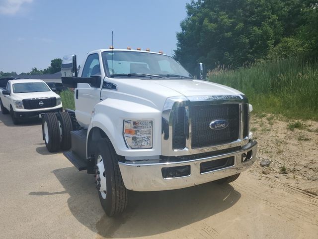 2025 Ford F-750 Straight Frame Gas