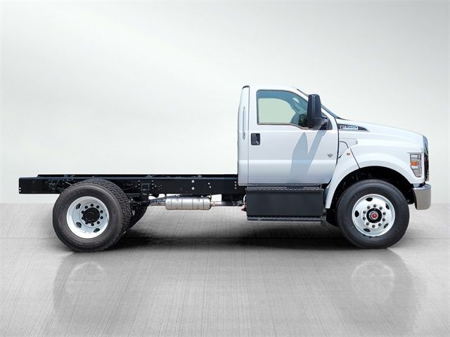 2025 Ford F-750 Straight Frame Gas