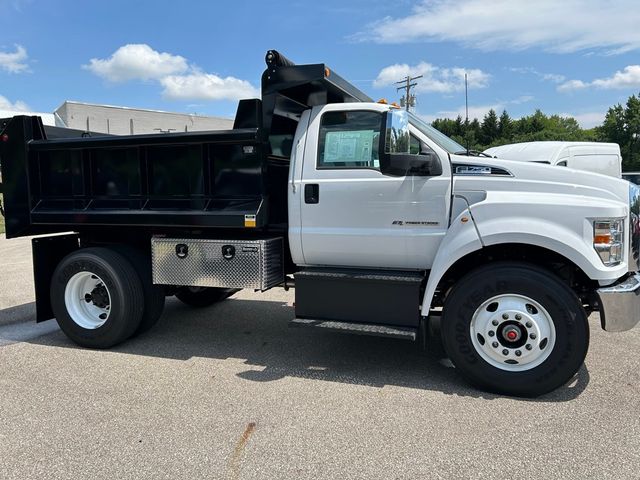 2025 Ford F-750 Base