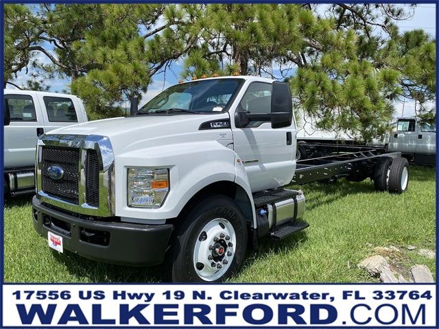 2025 Ford F-750 Base