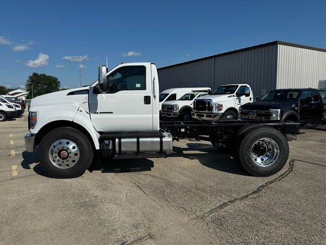 2025 Ford F-750 Base