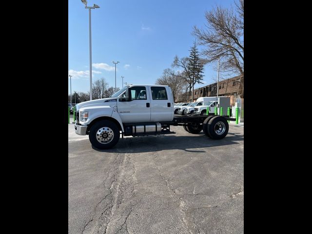 2025 Ford F-750 Base