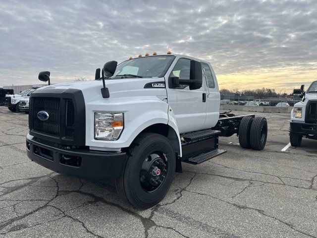 2025 Ford F-750 Straight Frame Gas