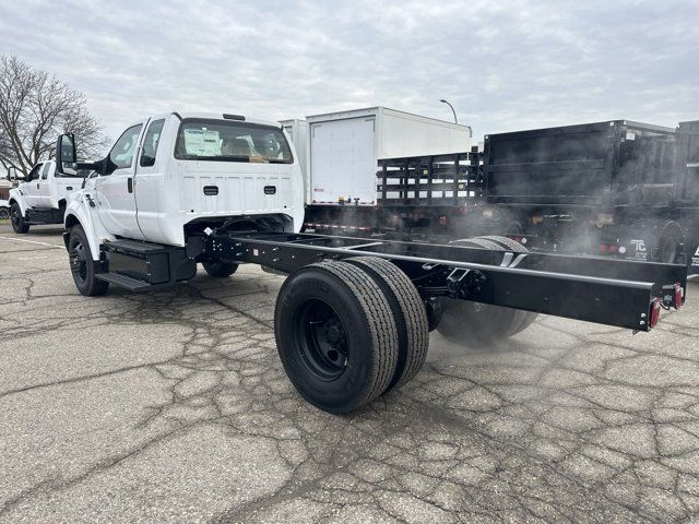 2025 Ford F-750 Straight Frame Gas