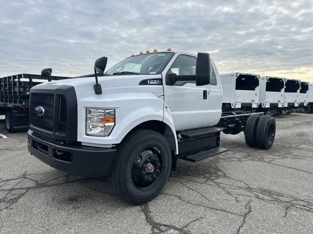 2025 Ford F-750 Straight Frame Gas