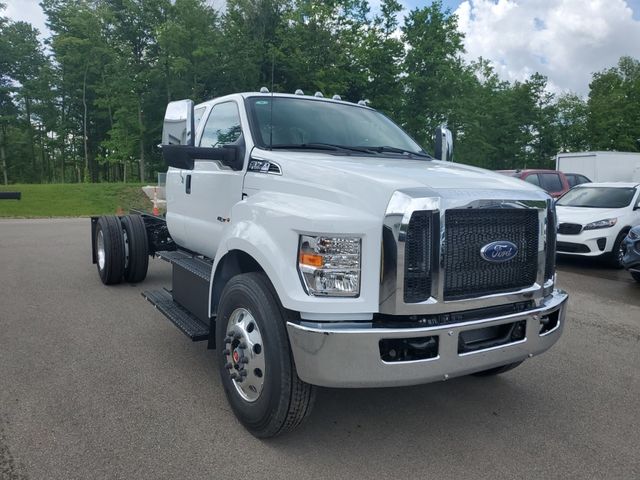 2025 Ford F-750 Base