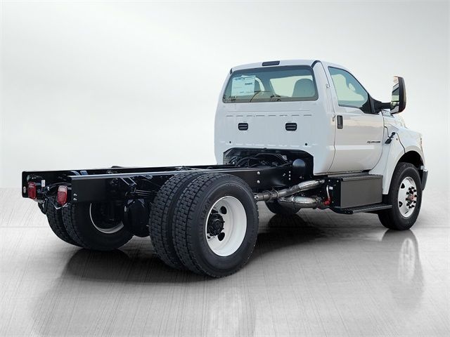 2025 Ford F-750 Base