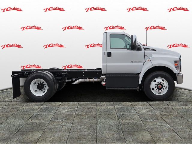 2025 Ford F-750 Base