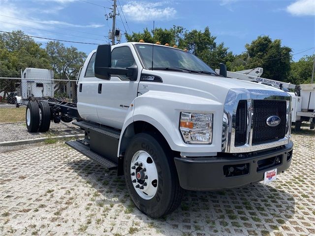 2025 Ford F-750 Base