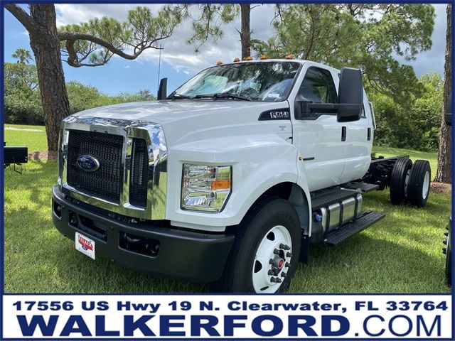 2025 Ford F-750 Base